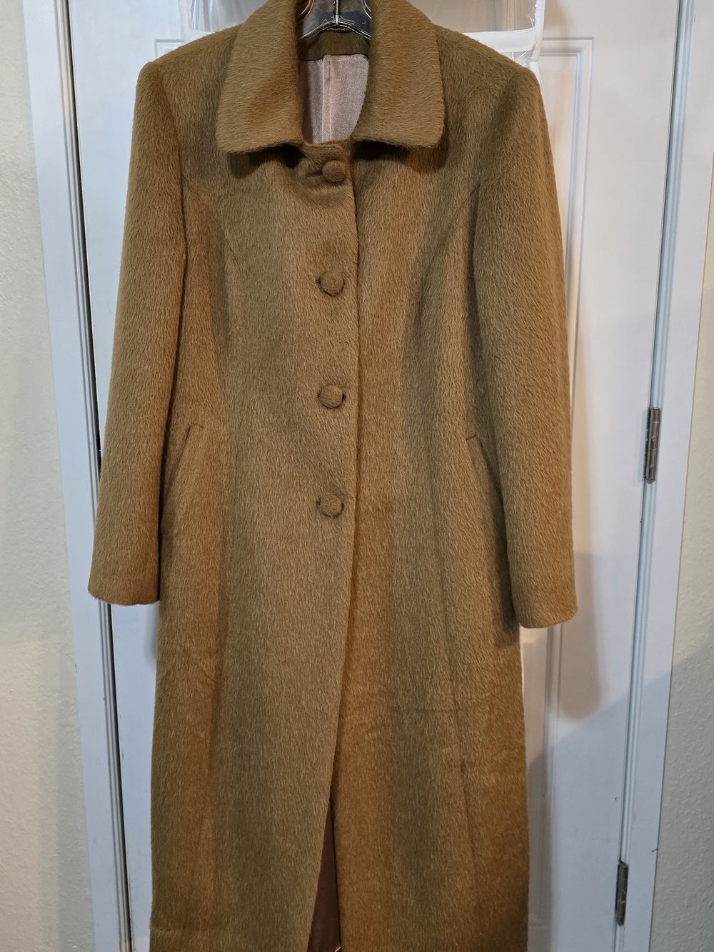 Women's Camel Long Single-Breasted Long Coat Worn Once!